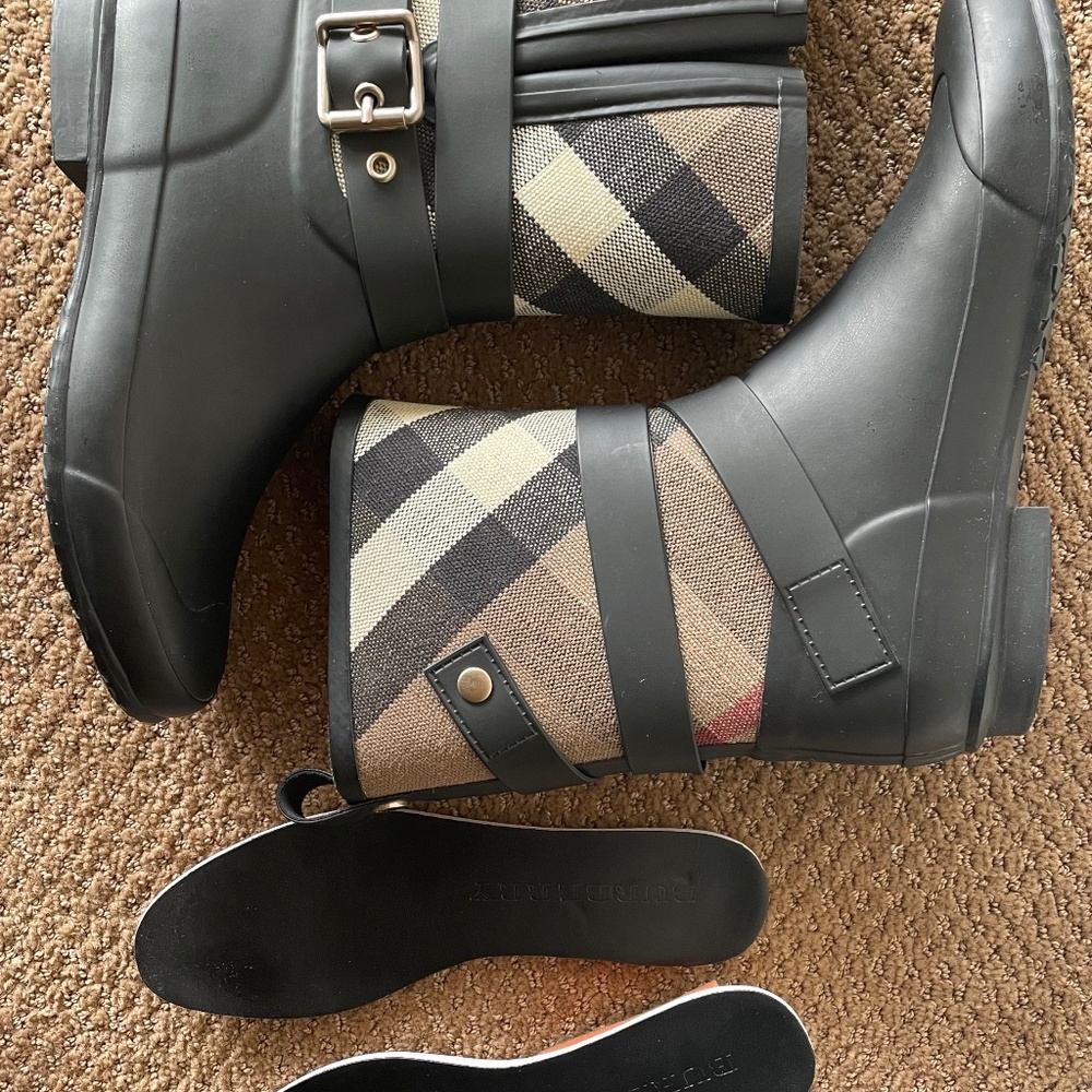 Burberry Mid-calf Boots Sz. 37 + FREE  Rubber Cleaning Set